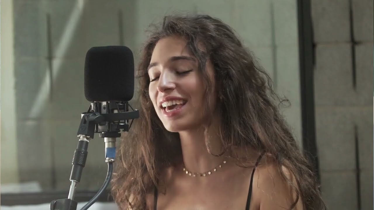Carica il video: 